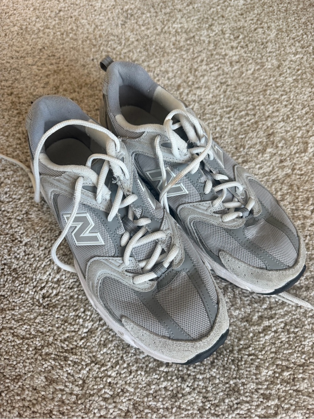 New Balance Men's Light Gray & White Mesh Running Sneakers